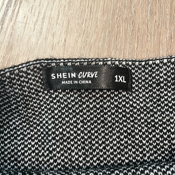 SHEIN Curve Star Sweater - Picture 2 of 5